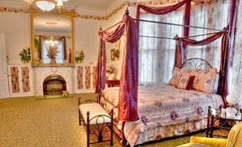 Elmira'S Painted Lady Bed & Breakfast מראה חיצוני תמונה